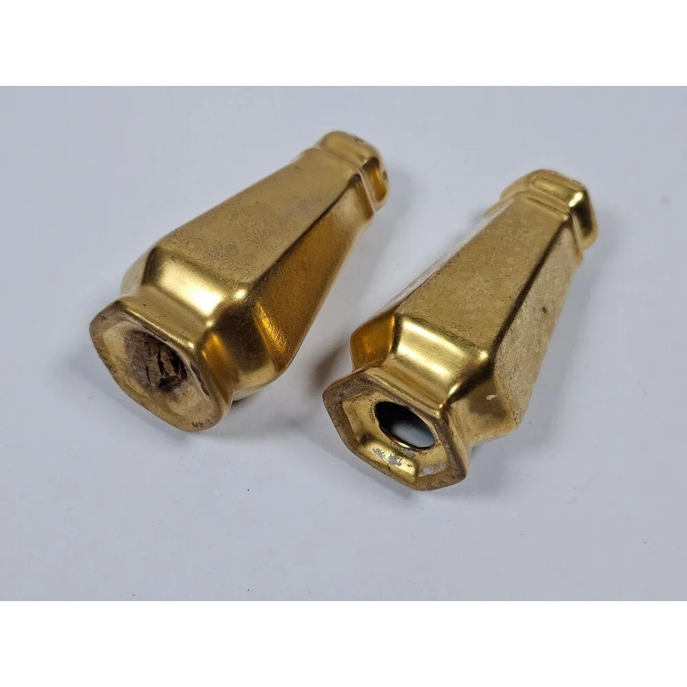 Gold Color Salt and Pepper Shaker Set Unbranded Lightweight Material
